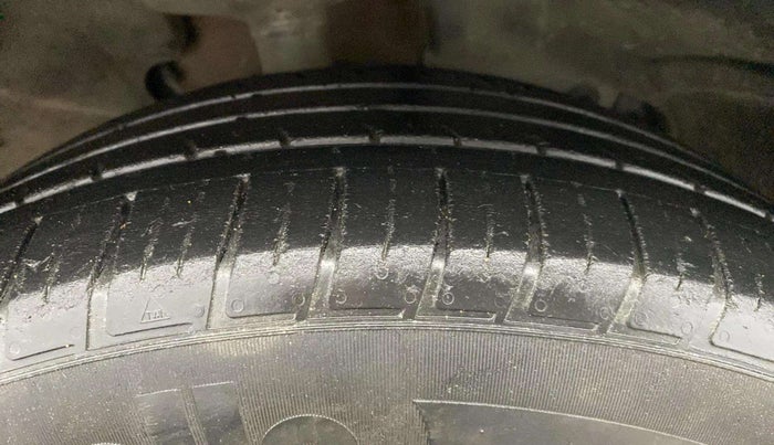 2019 Nissan Kicks XV PREMIUM DIESEL, Diesel, Manual, 42,656 km, Right Front Tyre Tread