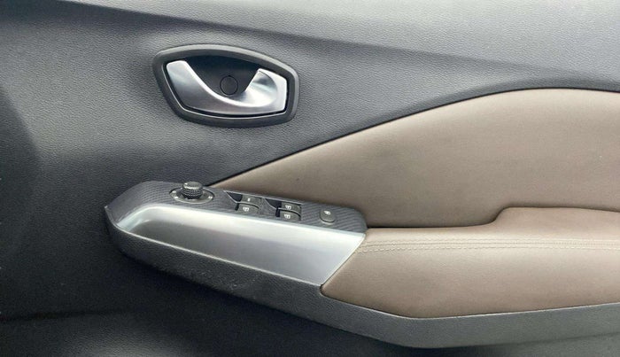 2019 Nissan Kicks XV PREMIUM DIESEL, Diesel, Manual, 42,656 km, Driver Side Door Panels Control