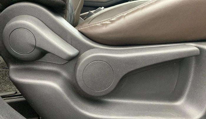 2019 Nissan Kicks XV PREMIUM DIESEL, Diesel, Manual, 42,656 km, Driver Side Adjustment Panel