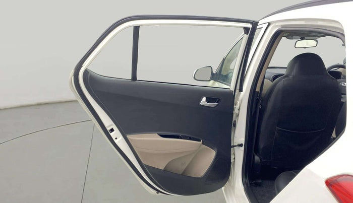 2017 Hyundai Grand i10 SPORTZ (O) AT 1.2 KAPPA VTVT, Petrol, Automatic, 32,624 km, LHS Rear Door