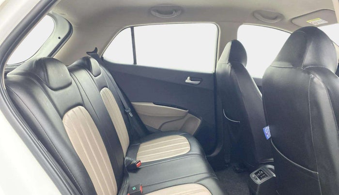 2017 Hyundai Grand i10 SPORTZ (O) AT 1.2 KAPPA VTVT, Petrol, Automatic, 32,624 km, Right Side Rear Door Cabin