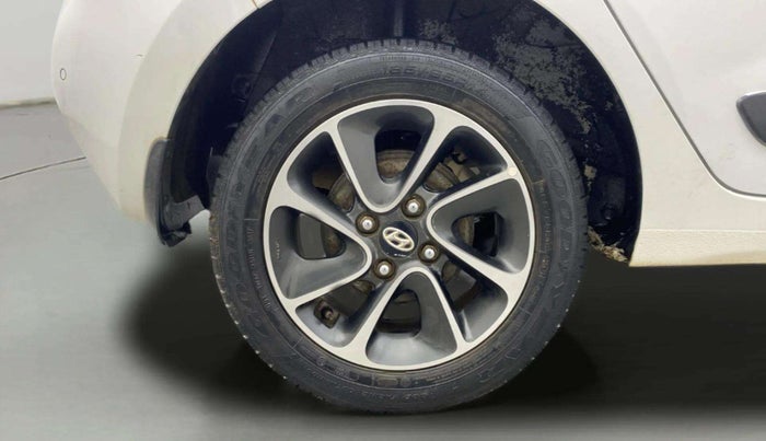 2017 Hyundai Grand i10 SPORTZ (O) AT 1.2 KAPPA VTVT, Petrol, Automatic, 32,624 km, Right Rear Wheel