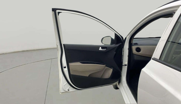 2017 Hyundai Grand i10 SPORTZ (O) AT 1.2 KAPPA VTVT, Petrol, Automatic, 32,624 km, LHS Front Door