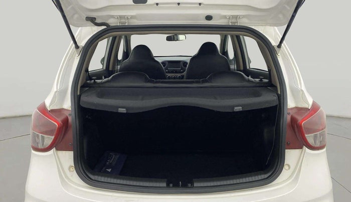 2017 Hyundai Grand i10 SPORTZ (O) AT 1.2 KAPPA VTVT, Petrol, Automatic, 32,624 km, Boot Inside