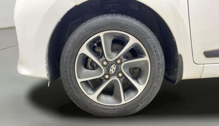 2017 Hyundai Grand i10 SPORTZ (O) AT 1.2 KAPPA VTVT, Petrol, Automatic, 32,624 km, Left Front Wheel
