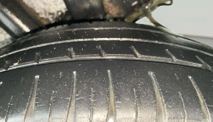 2017 Hyundai Grand i10 SPORTZ (O) AT 1.2 KAPPA VTVT, Petrol, Automatic, 32,624 km, Left Rear Tyre Tread