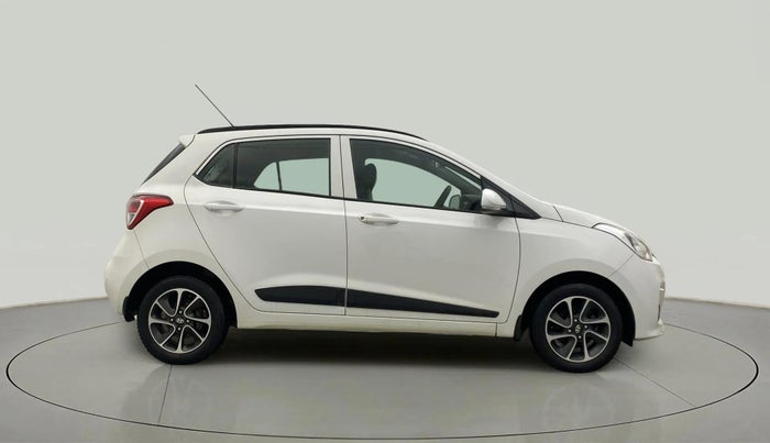 2017 Hyundai Grand i10 SPORTZ (O) AT 1.2 KAPPA VTVT, Petrol, Automatic, 32,624 km, Right Side View