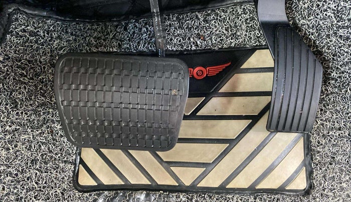 2023 Tata PUNCH CREATIVE AMT 1.2 RTN DUAL TONE, Petrol, Automatic, 19,289 km, Pedals