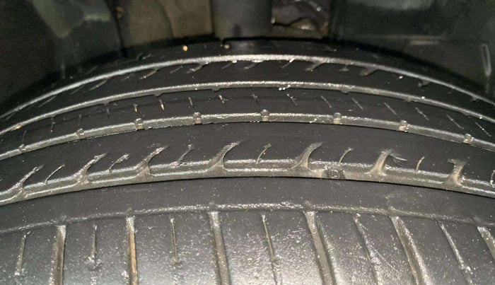 2023 Tata PUNCH CREATIVE AMT 1.2 RTN DUAL TONE, Petrol, Automatic, 19,289 km, Right Front Tyre Tread