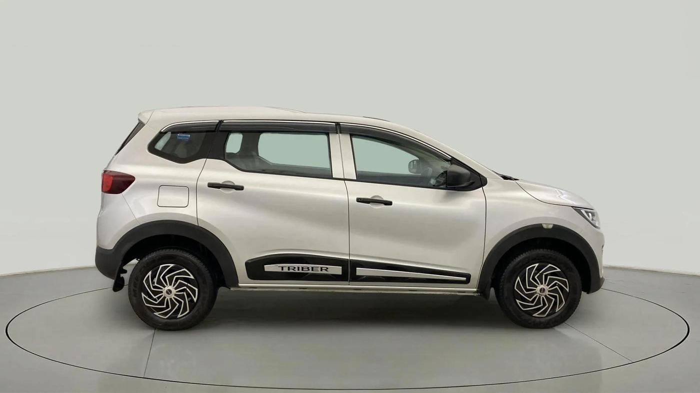2024 Renault TRIBER RXE MT, Petrol, Manual, 12,111 km, Right Side View