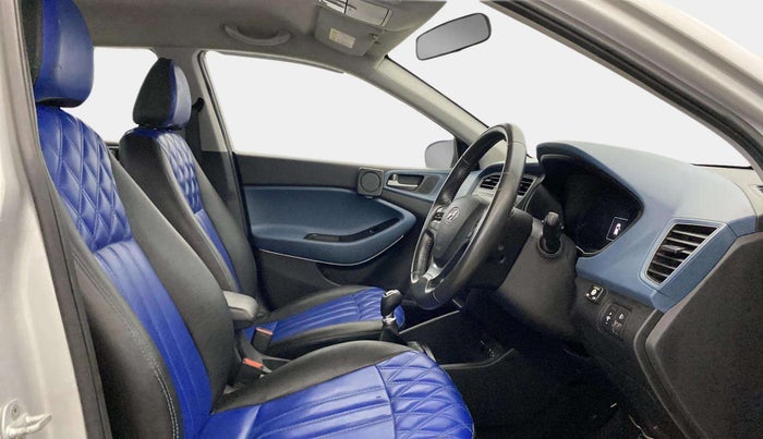 2015 Hyundai i20 Active 1.2 SX, CNG, Manual, 55,113 km, Right Side Front Door Cabin