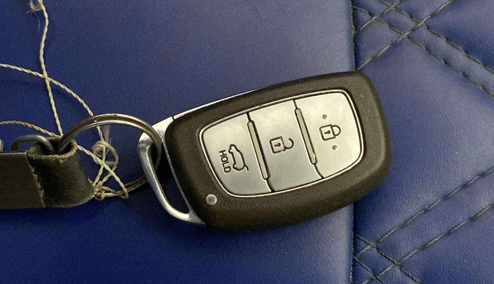 2015 Hyundai i20 Active 1.2 SX, CNG, Manual, 55,113 km, Key Close Up