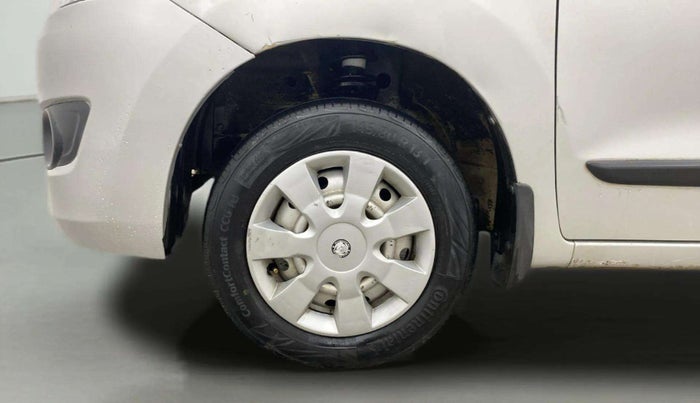 2013 Maruti Wagon R 1.0 LXI CNG, CNG, Manual, 1,25,307 km, Left Front Wheel