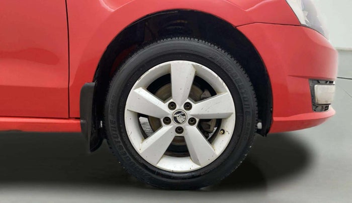 2016 Skoda Rapid AMBITION 1.5 TDI, Diesel, Manual, 96,637 km, Right Front Wheel