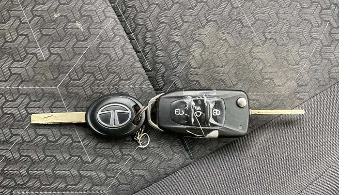 2023 Tata PUNCH ADVENTURE AMT, Petrol, Automatic, 26,847 km, Key Close Up