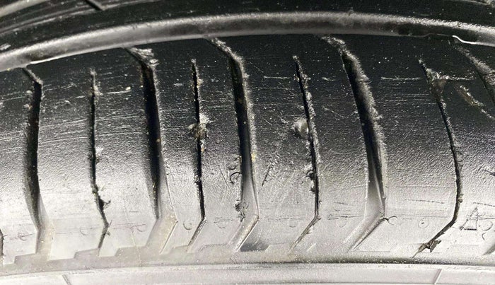 2023 Tata PUNCH ADVENTURE AMT, Petrol, Automatic, 26,847 km, Left Front Tyre Tread