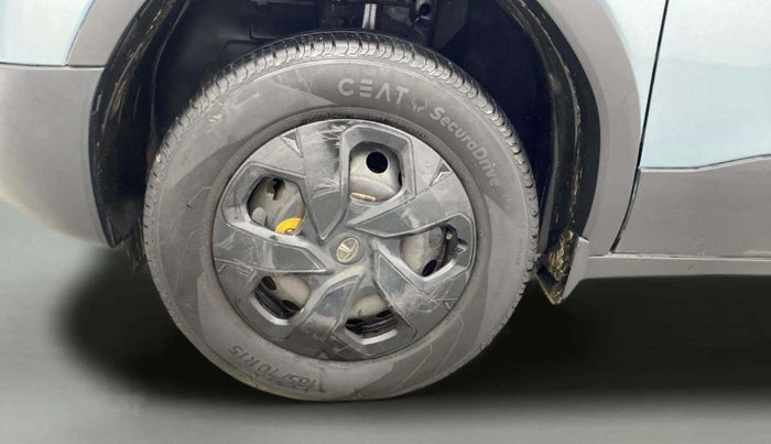 2023 Tata PUNCH ADVENTURE AMT, Petrol, Automatic, 26,847 km, Left Front Wheel