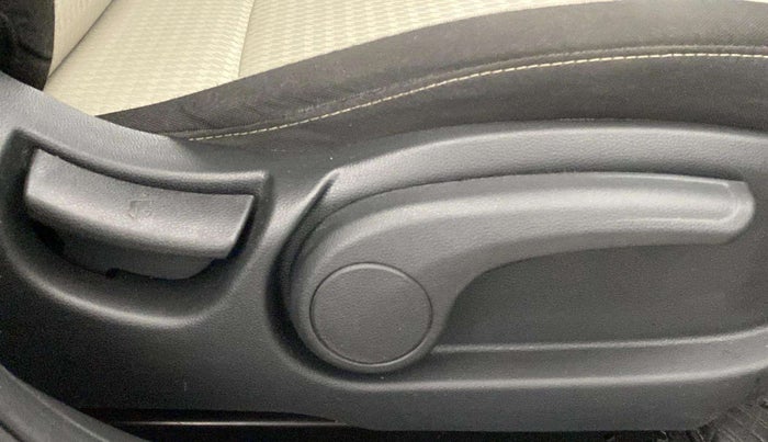 2018 Hyundai Elite i20 ASTA 1.2 (O), Petrol, Manual, 43,993 km, Driver Side Adjustment Panel
