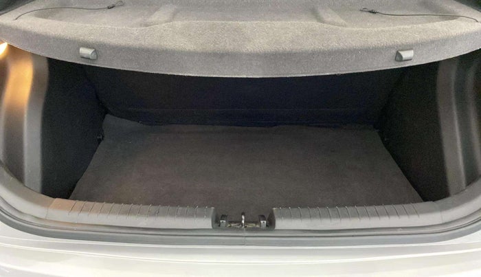 2018 Hyundai Elite i20 ASTA 1.2 (O), Petrol, Manual, 43,993 km, Boot Inside