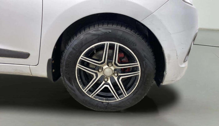 2013 Hyundai Grand i10 MAGNA 1.2 KAPPA VTVT, Petrol, Manual, 44,813 km, Right Front Wheel