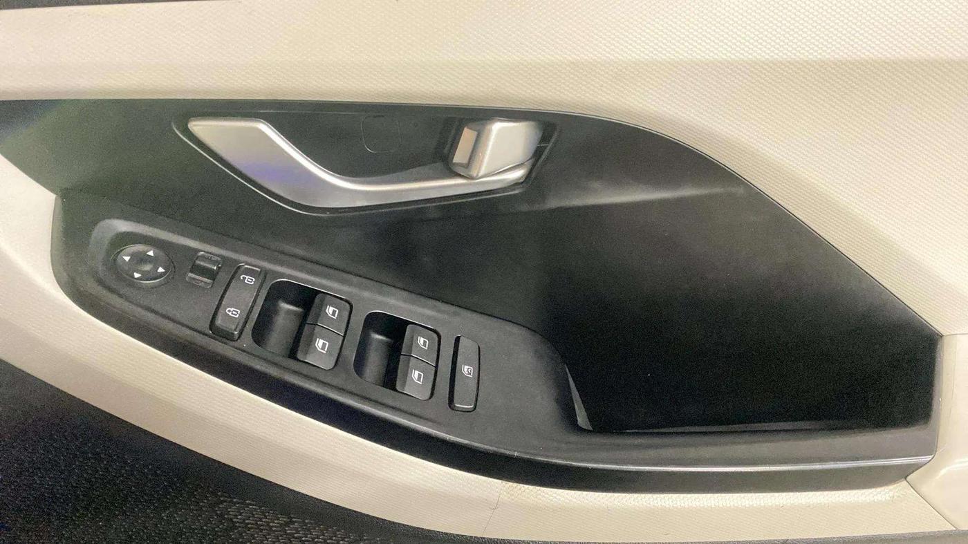 2021 Hyundai Creta S 1.5 PETROL, Petrol, Manual, 65,792 km, Driver Side Door Panels Control