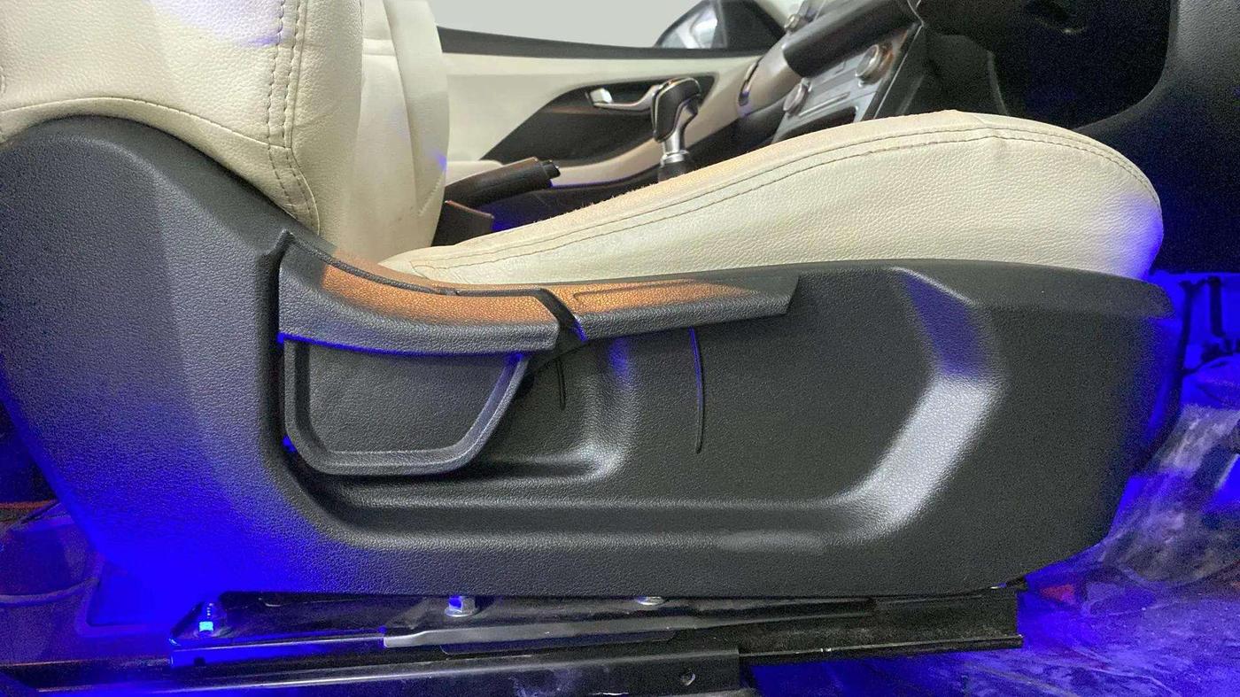 2021 Hyundai Creta S 1.5 PETROL, Petrol, Manual, 65,792 km, Driver Side Adjustment Panel