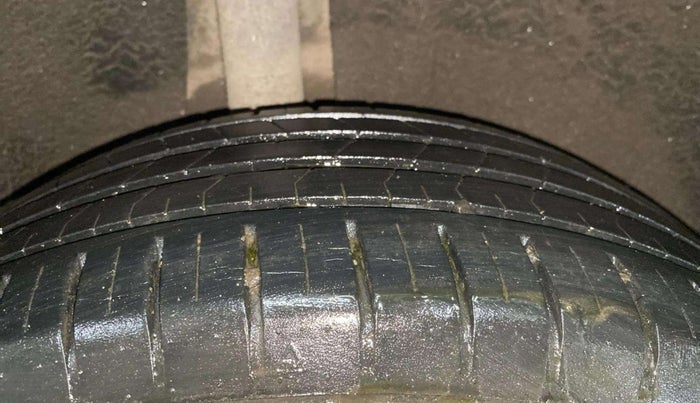 2017 Maruti Baleno ZETA CVT PETROL 1.2, Petrol, Automatic, 32,759 km, Right Rear Tyre Tread