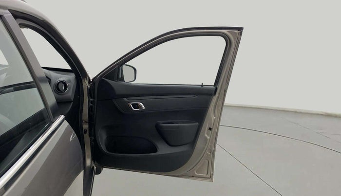 2019 Renault Kwid RXT 1.0 (O), Petrol, Manual, 9,444 km, RHS Front Door