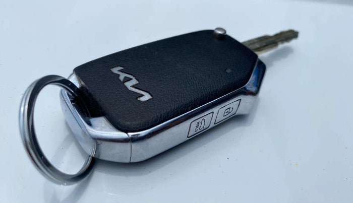 2024 KIA SELTOS  HTK 1.5 PETROL MT, Petrol, Manual, 10,506 km, Key Close Up