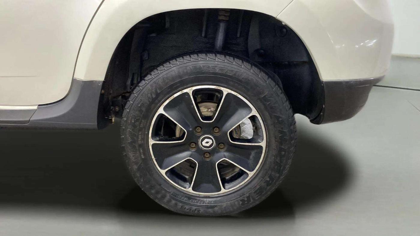 2019 Renault Duster RXS PETROL, Petrol, Manual, 51,897 km, Left Rear Wheel