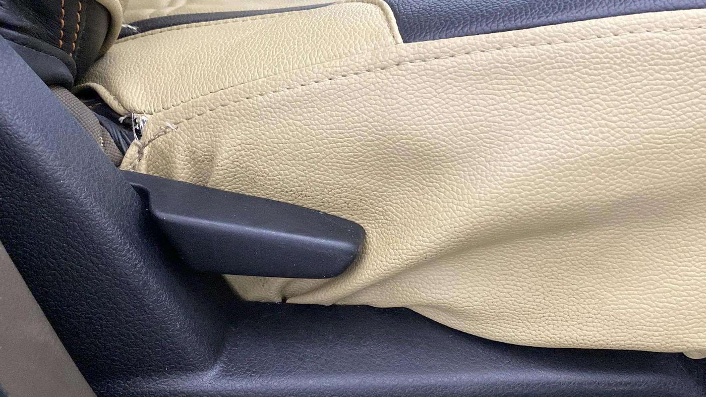 2019 Renault Duster RXS PETROL, Petrol, Manual, 51,897 km, Driver Side Adjustment Panel
