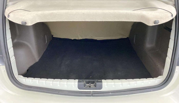 2019 Renault Duster RXS PETROL, Petrol, Manual, 51,011 km, Boot Inside