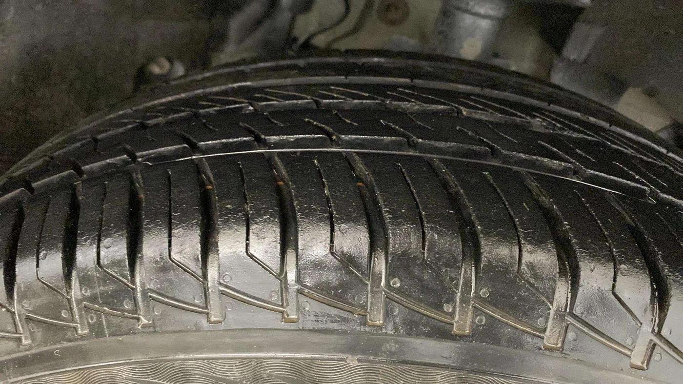 2019 Renault Duster RXS PETROL, Petrol, Manual, 51,897 km, Right Front Tyre Tread
