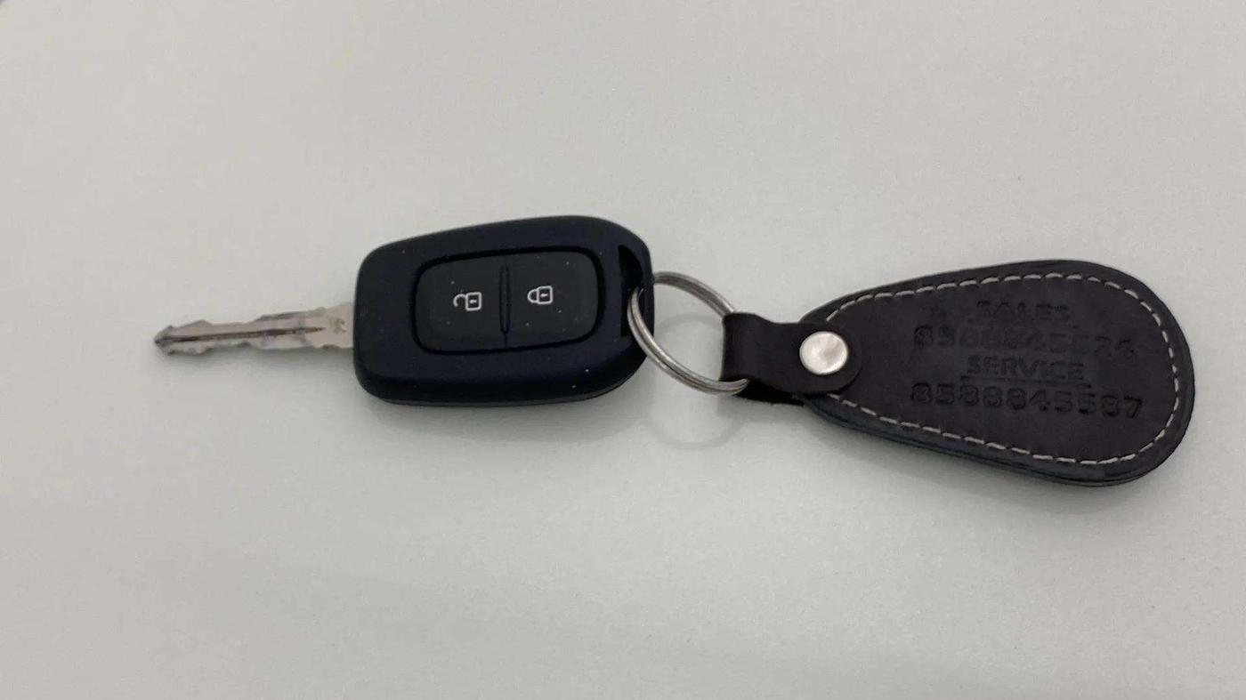 2019 Renault Duster RXS PETROL, Petrol, Manual, 51,897 km, Key Close Up