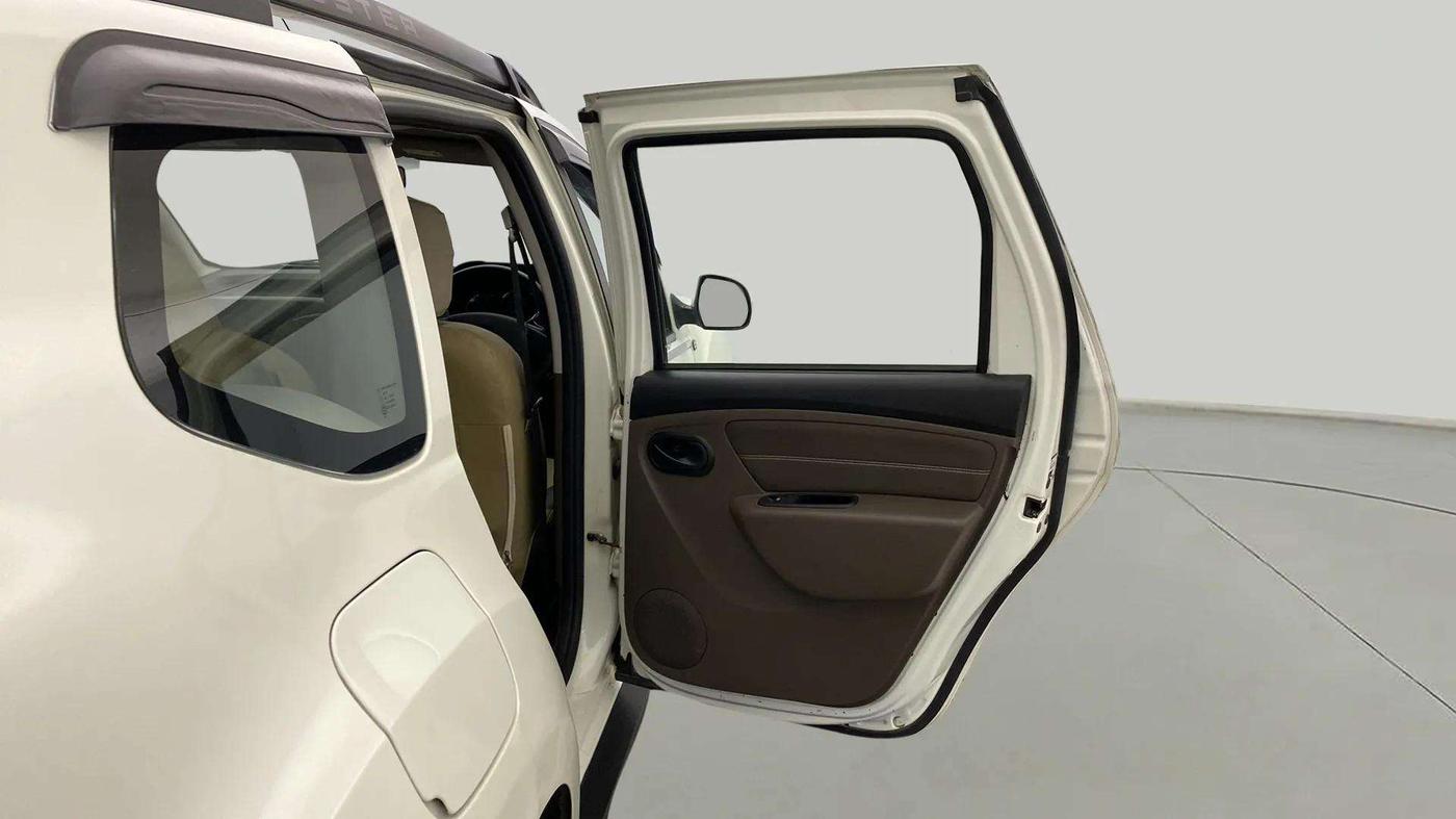 2019 Renault Duster RXS PETROL, Petrol, Manual, 51,897 km, RHS Rear Door