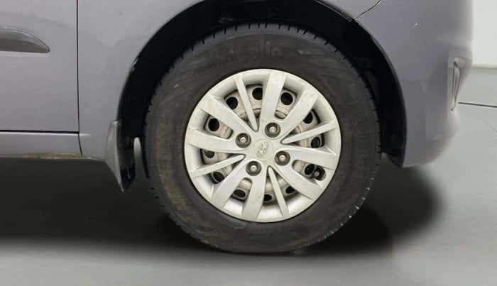 2013 Hyundai i10 MAGNA 1.1, Petrol, Manual, 1,02,923 km, Right Front Wheel