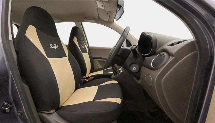 2013 Hyundai i10 MAGNA 1.1, Petrol, Manual, 1,02,923 km, Right Side Front Door Cabin