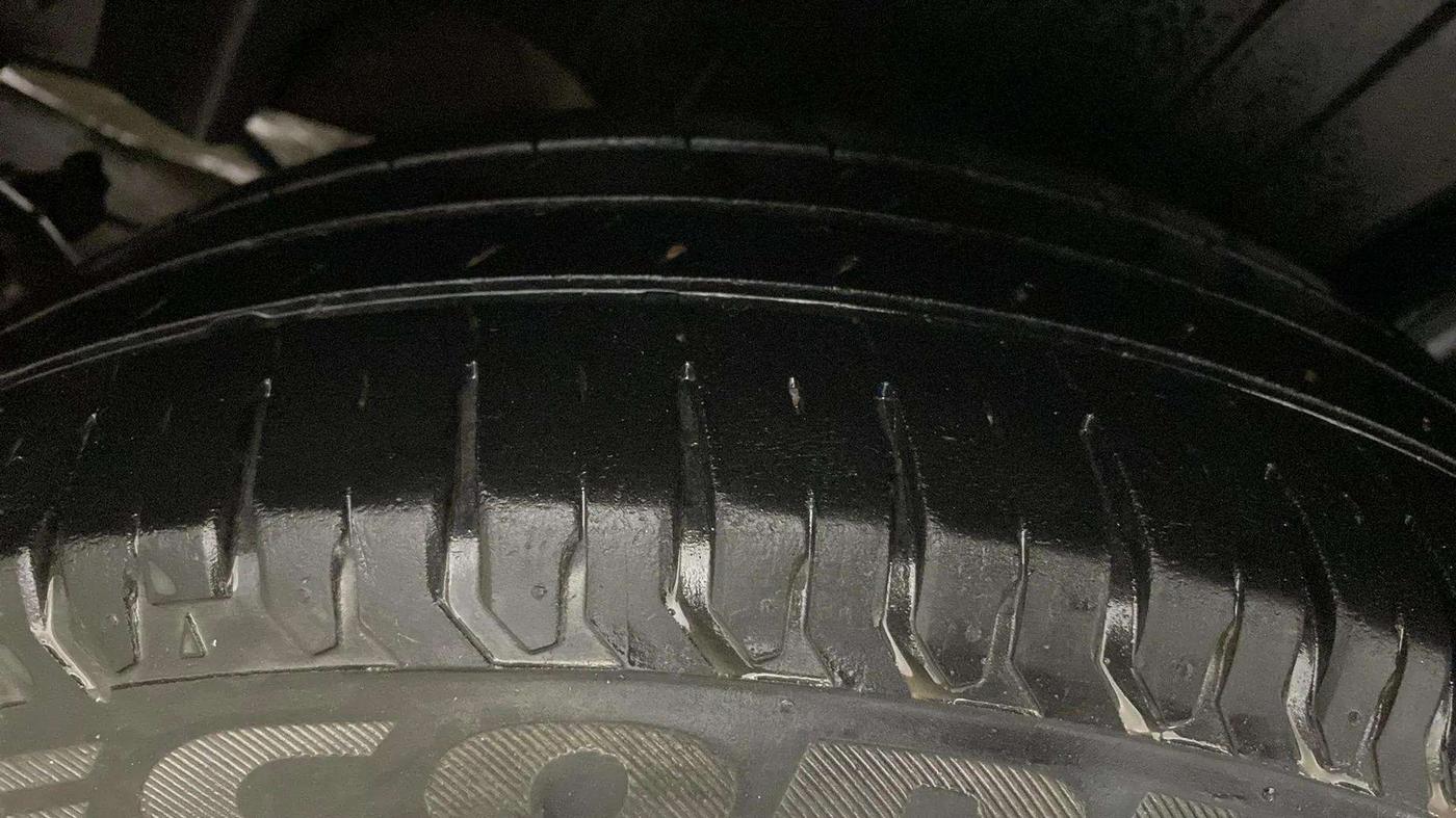 2019 Maruti Ertiga ZXI+ SHVS, Petrol, Manual, 35,516 km, Left Rear Tyre Tread