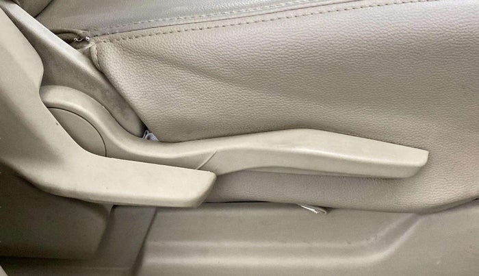 2019 Maruti Ertiga ZXI+ SHVS, Petrol, Manual, 35,516 km, Driver Side Adjustment Panel