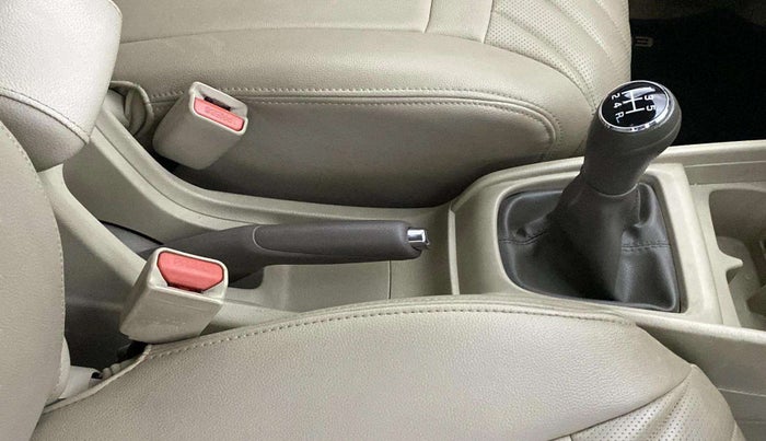 2019 Maruti Ertiga ZXI+ SHVS, Petrol, Manual, 35,516 km, Gear Lever