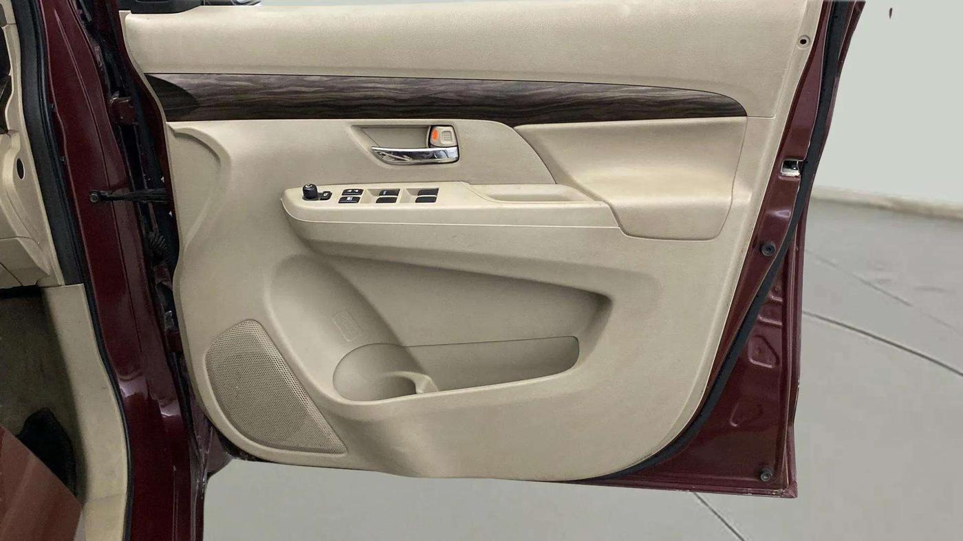 2019 Maruti Ertiga ZXI+ SHVS, Petrol, Manual, 35,516 km, Driver Side Door Panels Control