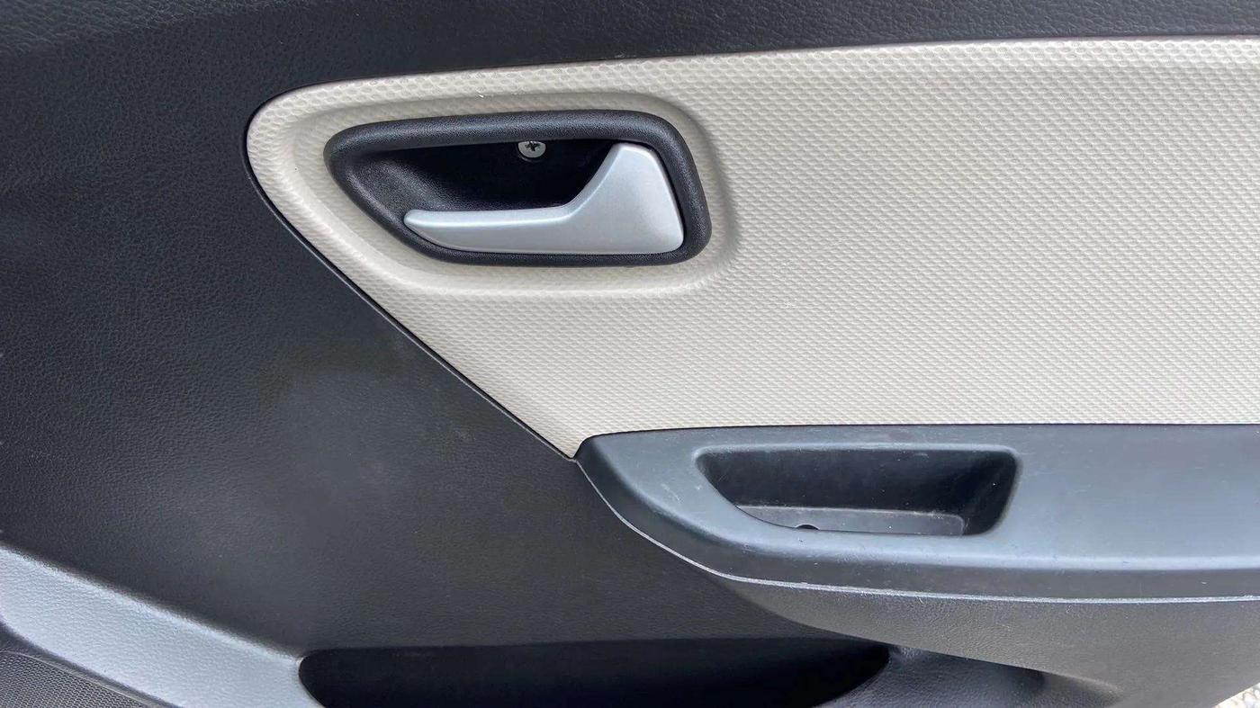 2020 Maruti Alto LXI, Petrol, Manual, 31,647 km, Driver Side Door Panels Control