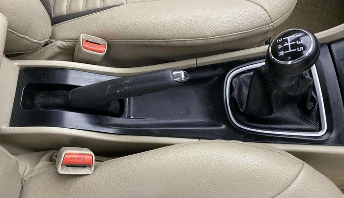 2017 Maruti Ciaz DELTA 1.4 MT PETROL, Petrol, Manual, 96,909 km, Gear Lever
