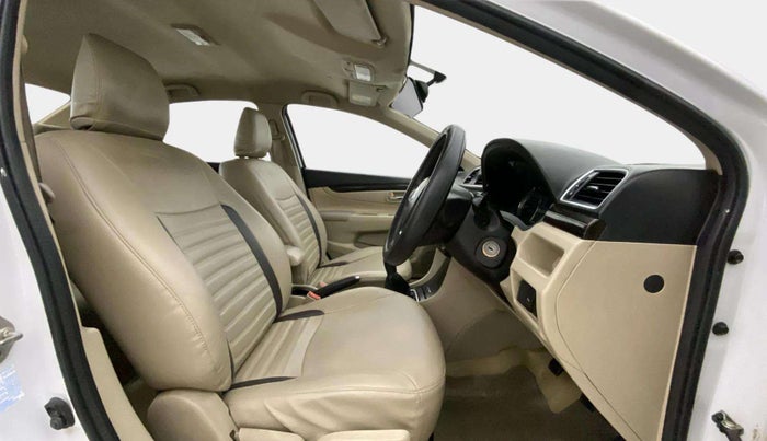 2017 Maruti Ciaz DELTA 1.4 MT PETROL, Petrol, Manual, 96,909 km, Right Side Front Door Cabin
