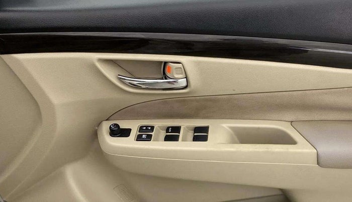 2017 Maruti Ciaz DELTA 1.4 MT PETROL, Petrol, Manual, 96,909 km, Driver Side Door Panels Control