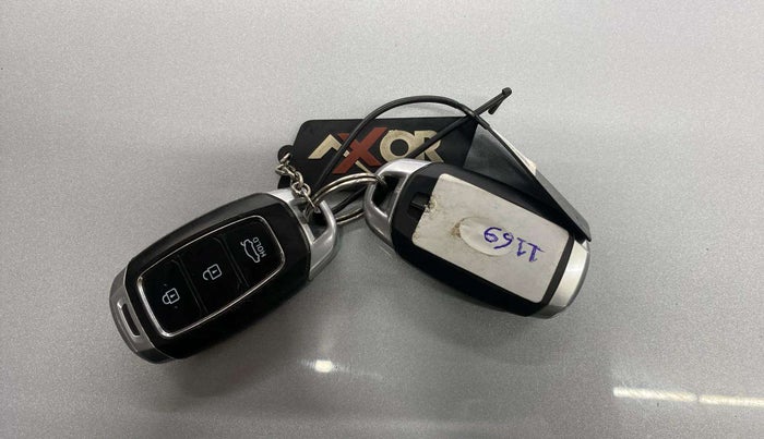 2019 Hyundai Verna 1.6 VTVT SX + AT, Petrol, Automatic, 84,290 km, Key Close Up