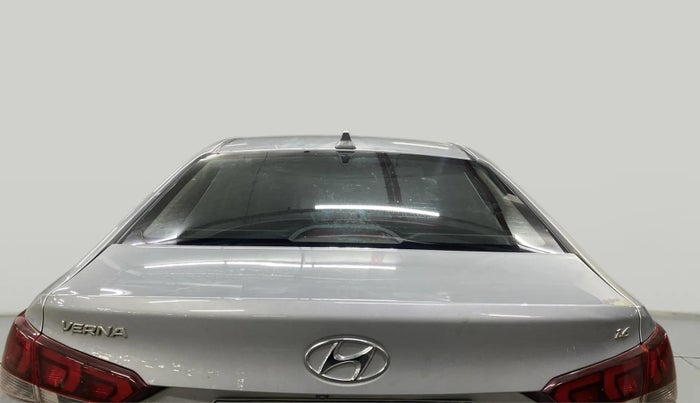 2019 Hyundai Verna 1.6 VTVT SX + AT, Petrol, Automatic, 84,290 km, Rear Windshield
