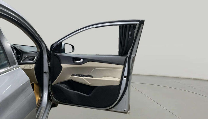 2019 Hyundai Verna 1.6 VTVT SX + AT, Petrol, Automatic, 84,290 km, RHS Front Door