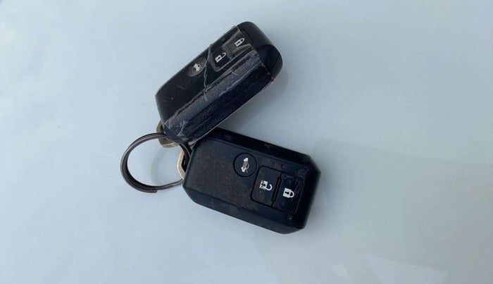 2022 Maruti Dzire ZXI CNG, CNG, Manual, 60,905 km, Key Close Up
