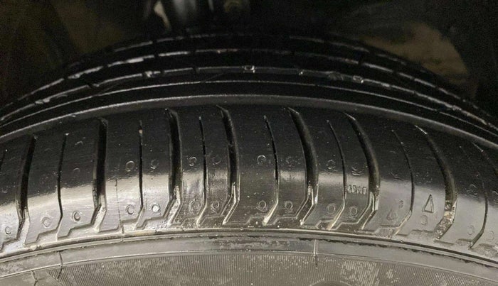 2020 Maruti Baleno ZETA PETROL 1.2, Petrol, Manual, 67,663 km, Right Front Tyre Tread